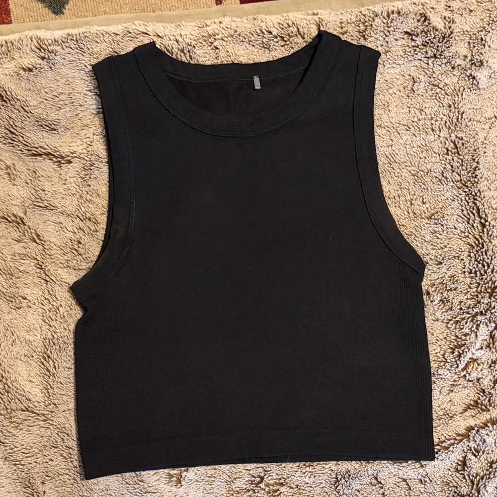 Aritzia/TNA Black Cropped Tank Top